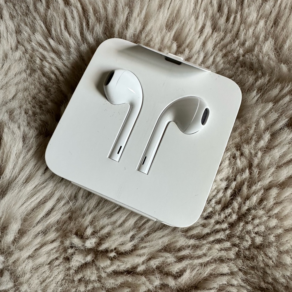 Apple Wired AirPods / Earbuds